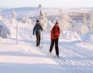 Cross Country Skiing by Lapland Hotels